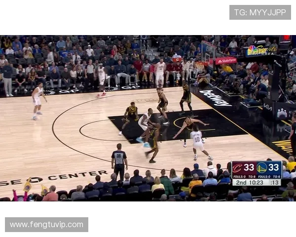 NBA赛场格兰特强势突破自投自抢上篮得分点燃全队士气表现抢眼